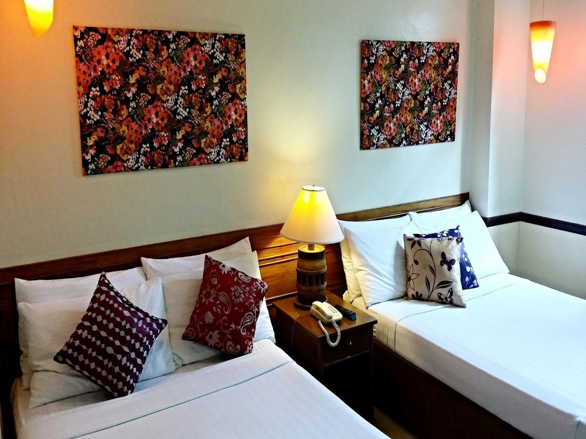 ลา พาริลล่า โฮเต็ล Hotel Cabanatuan City ภายนอก รูปภาพ